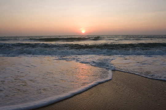 夕阳下的海滩