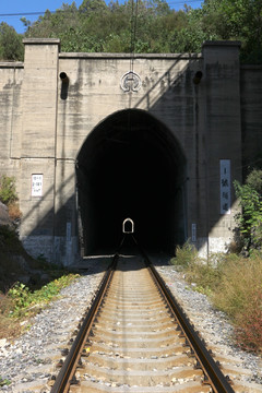 铁路隧洞