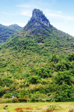 高山 尖峰