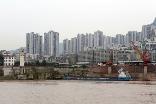 长江沿岸城市风光