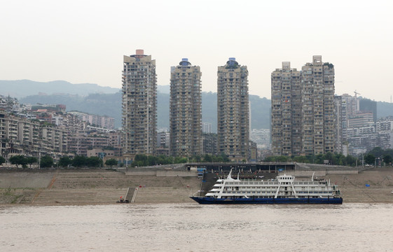 长江沿岸城市风光