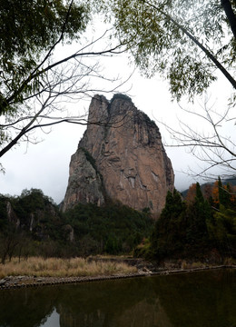 石桅岩