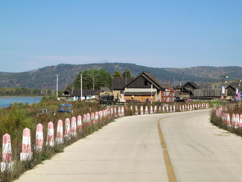 边塞小村洛古河