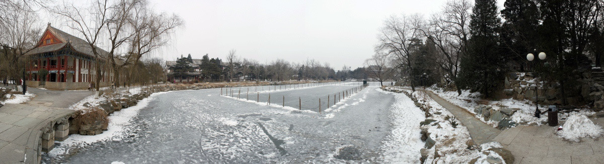 北大研究生楼180度雪景