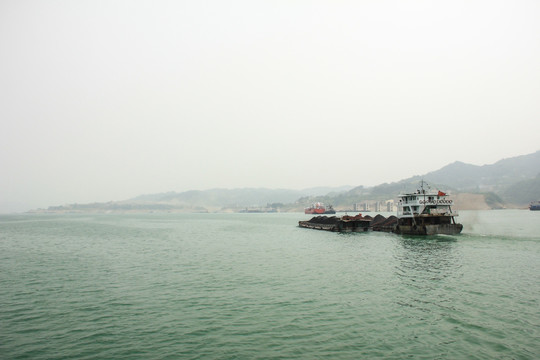 高峡平湖