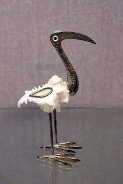 厄立特里亚银雕镶贝鸟