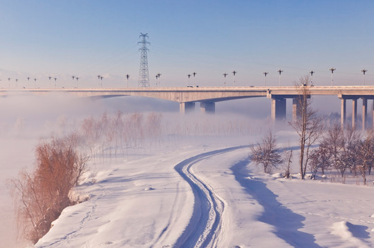 大桥 小路