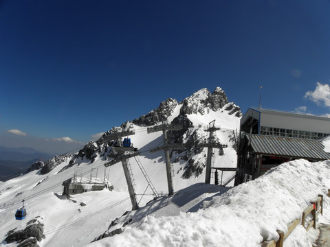 玉龙雪山索道站