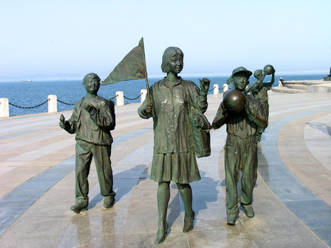 大连市海之韵广场雕塑