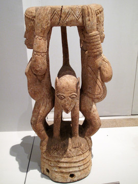 夫妻与狗雕像顶饰 非洲雕刻