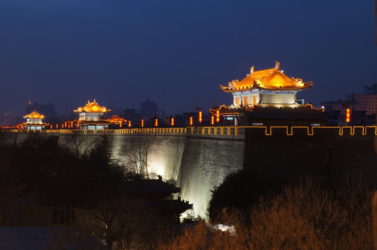 中国西安古城墙夜景