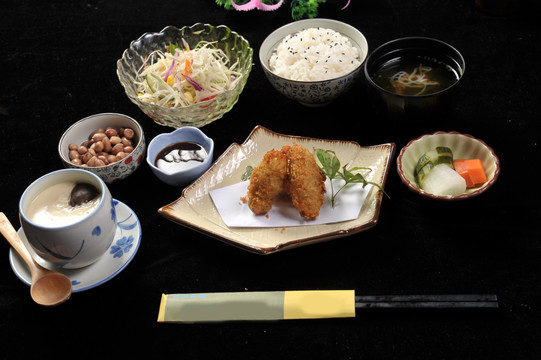 鸡翅套餐饭