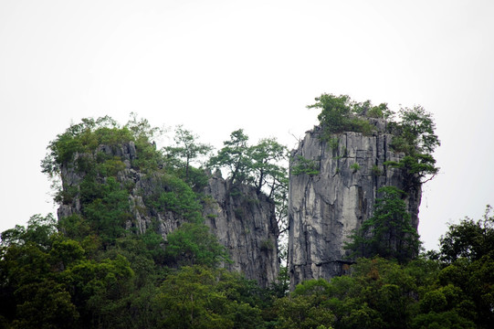 石山