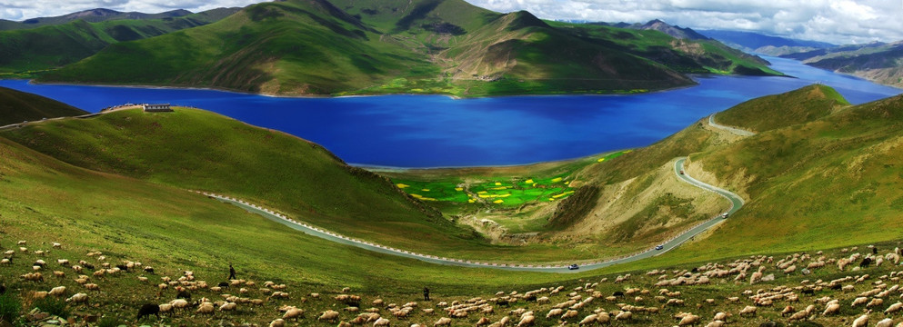 藏南圣湖羊卓雍措全景图