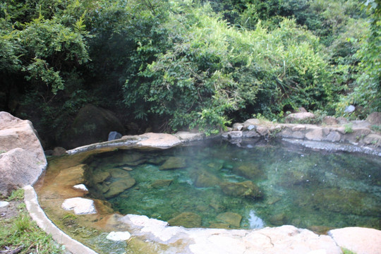 温泉 山泉 泉水