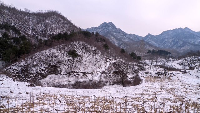 积雪 山地