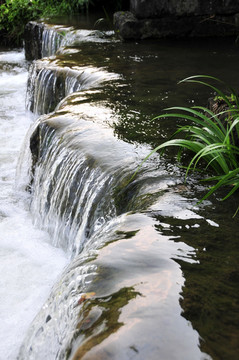 溪水