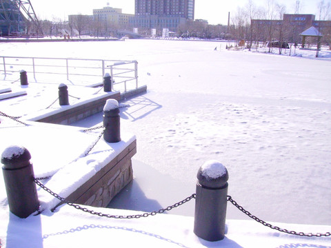 雪景 码头 湖面