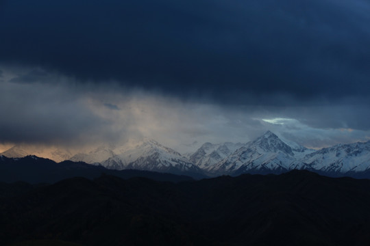 天山