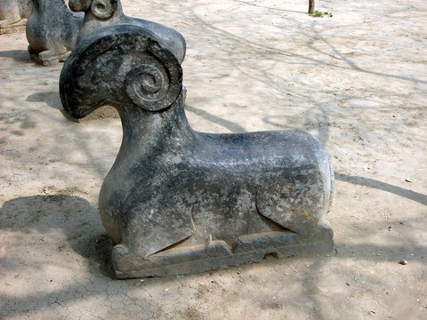 石羊 雕塑