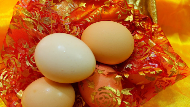 两层鸡蛋
