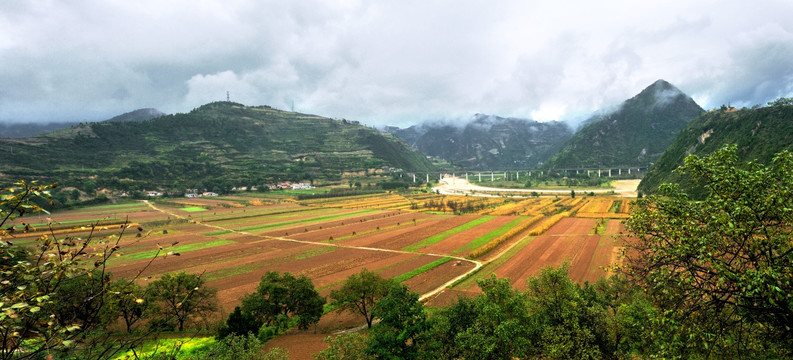 甘肃G310国道沿途风光