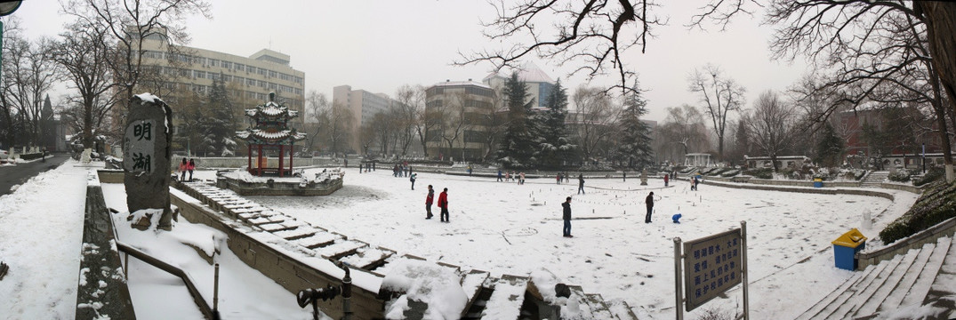 北京交通大学明湖180度雪景
