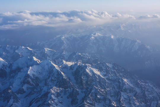 航拍雪峰