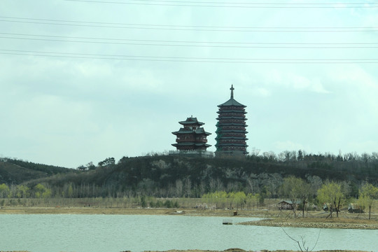 北京园博会观鹰亭 和永定塔