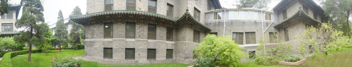 草地古典建筑全景