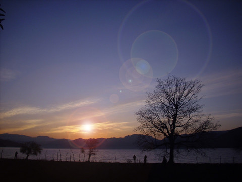 泸沽湖日出