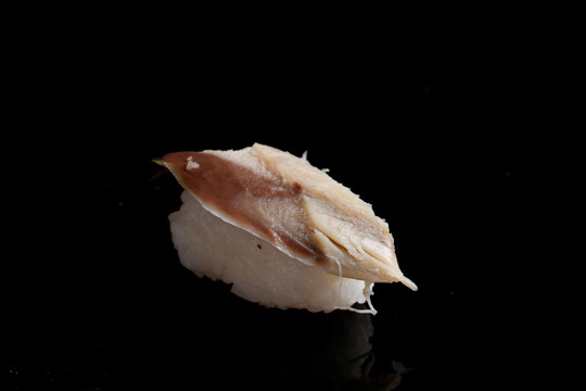 醋青鱼寿司