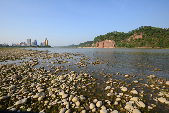 乐山岷江河滩