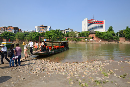 樂(lè)山渡口大渡河景觀