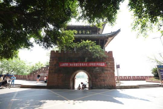 樂(lè)山渡口城樓