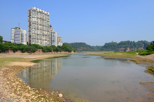 樂(lè)山河灘大渡河景觀