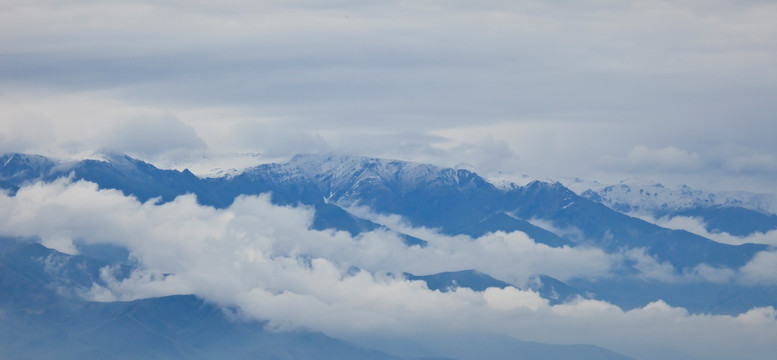 天山