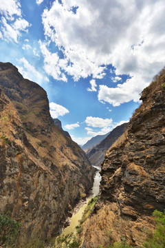 虎跳峡中虎跳峡