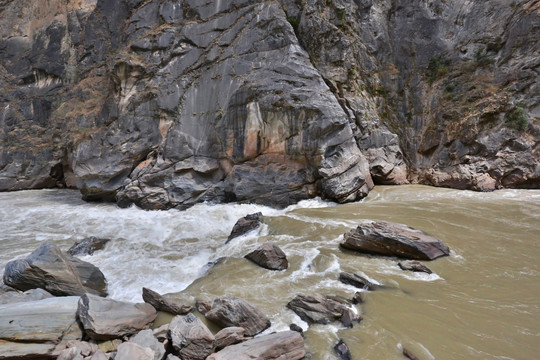 虎跳峡中虎跳峡