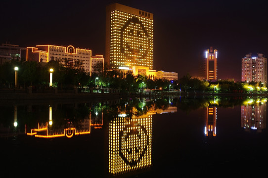 乌鲁木齐南湖广场夜景