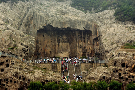 龙门石窟远景