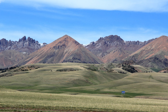 美丽的彩色山峰