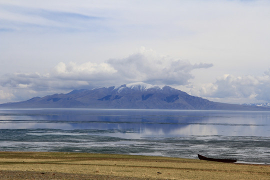 美丽的赛里木湖湖光山色