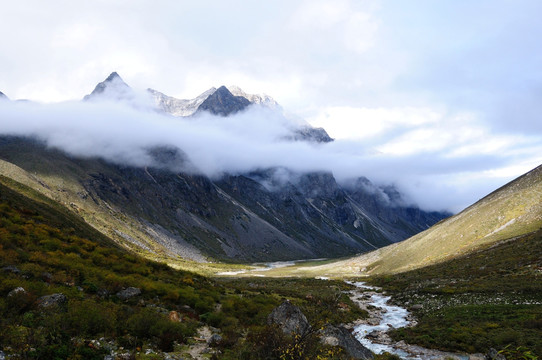 高原雪山风光