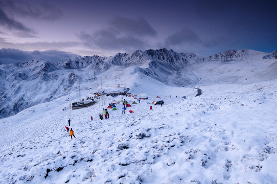 高原雪山