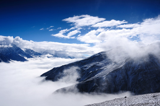 贡嘎雪山