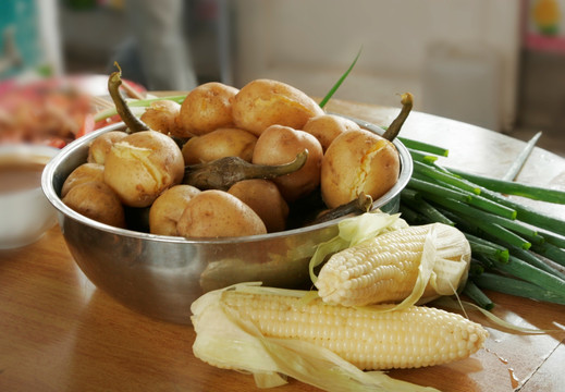 农家乐 烀玉米 烀土豆 马铃薯