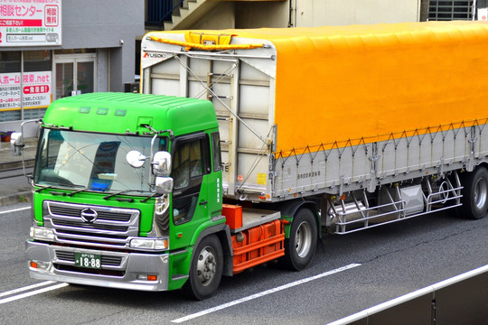 重型卡车 大型牵引车