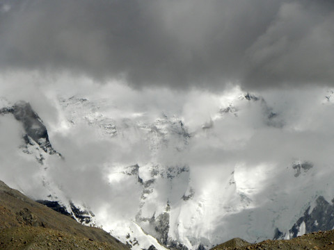 云雾冰山