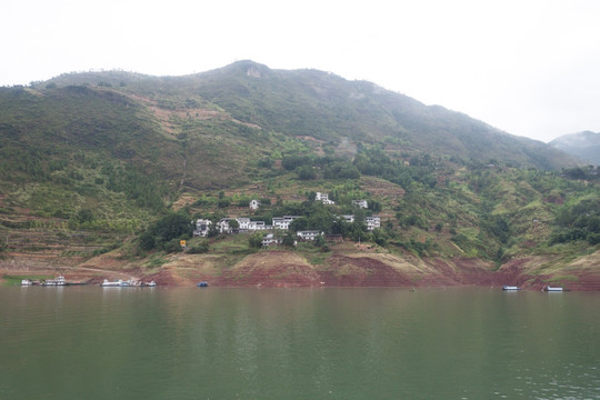 长江三峡巫峡人家